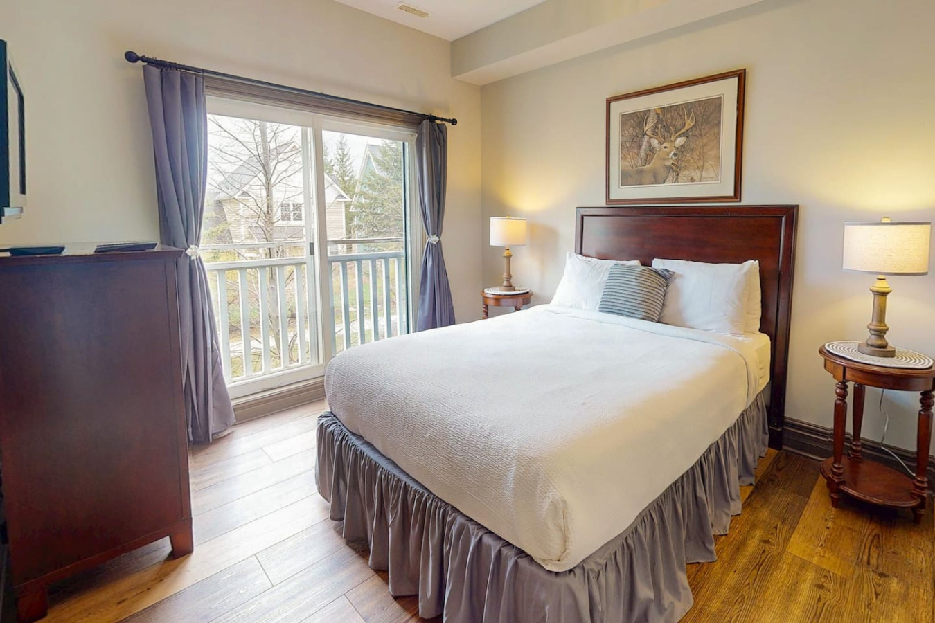 4BDR Spacious Blue Mtn Home with Summer Pool | Photo 15