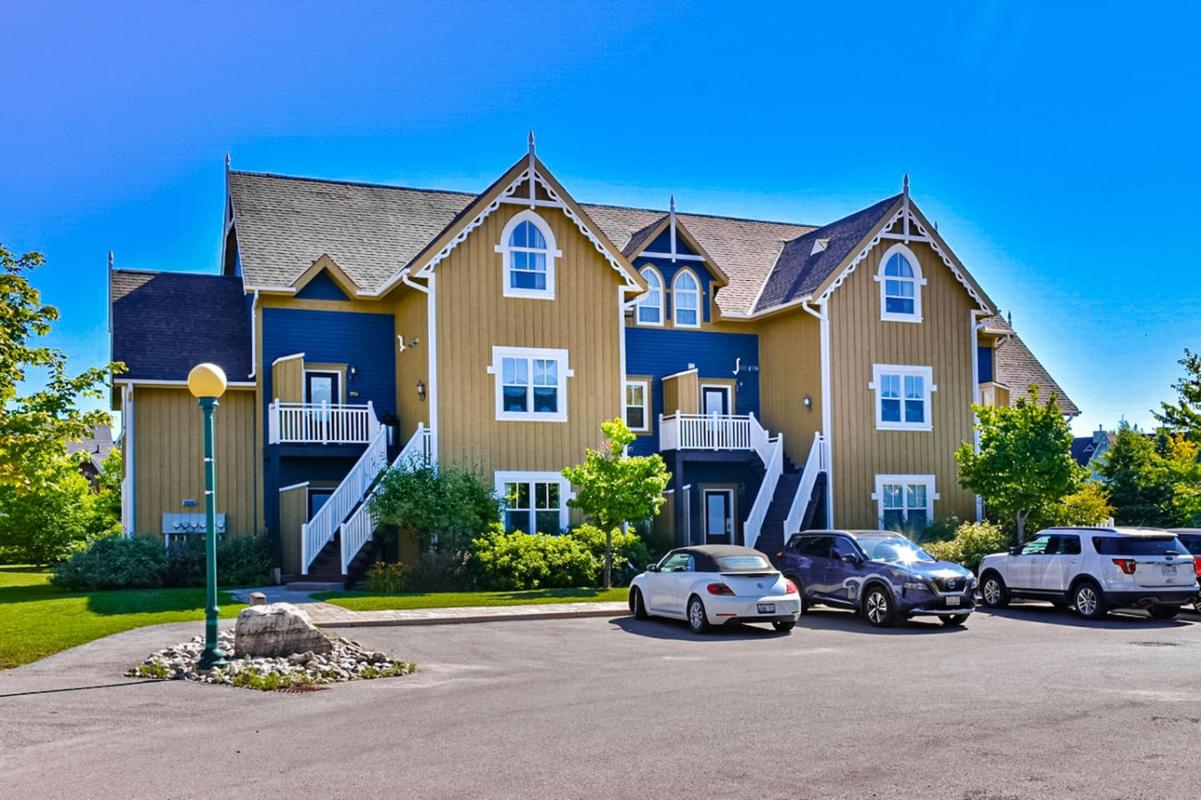 4BDR Spacious Blue Mtn Home with Summer Pool | Photo 20