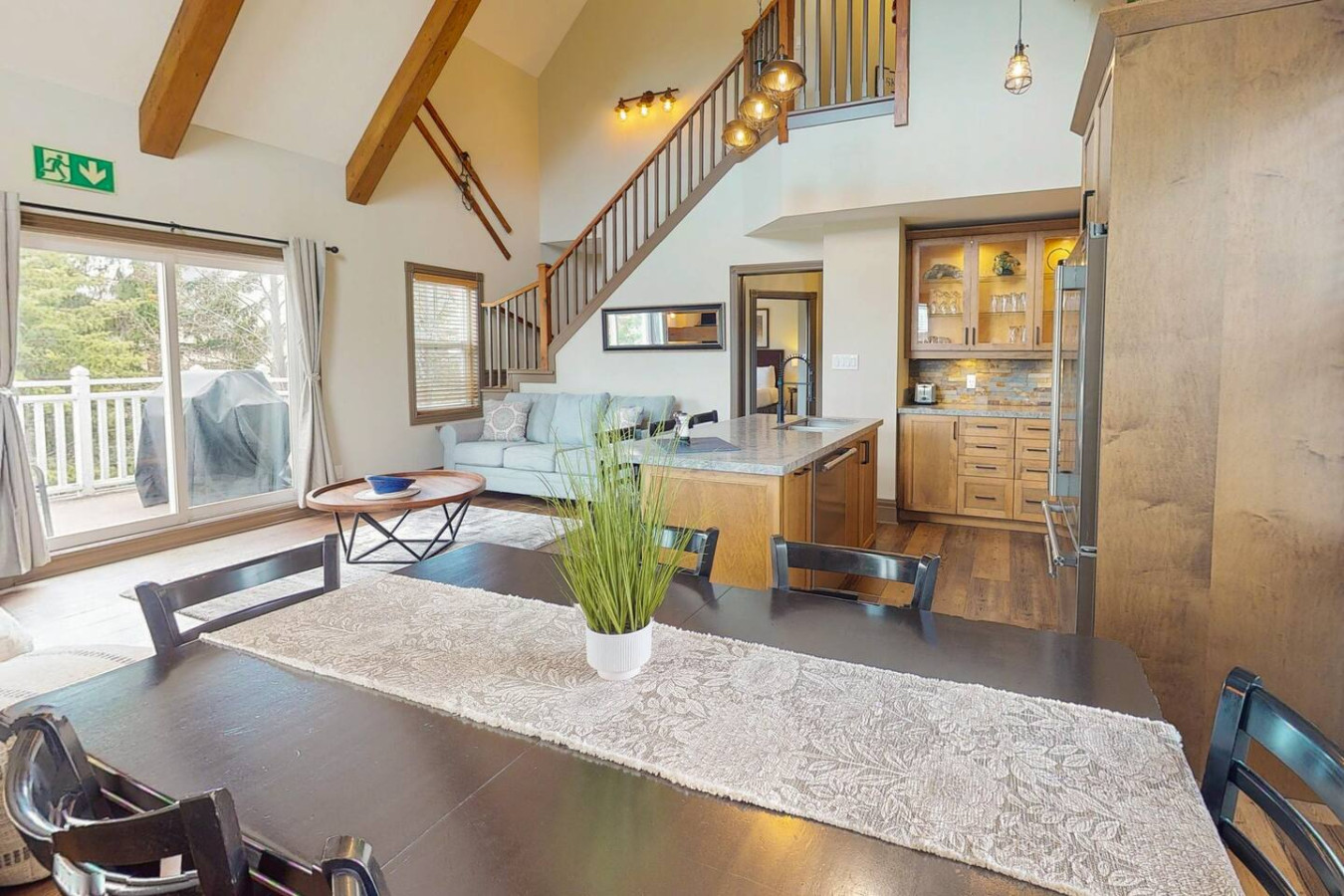 4BDR Spacious Blue Mtn Home with Summer Pool | Photo 10