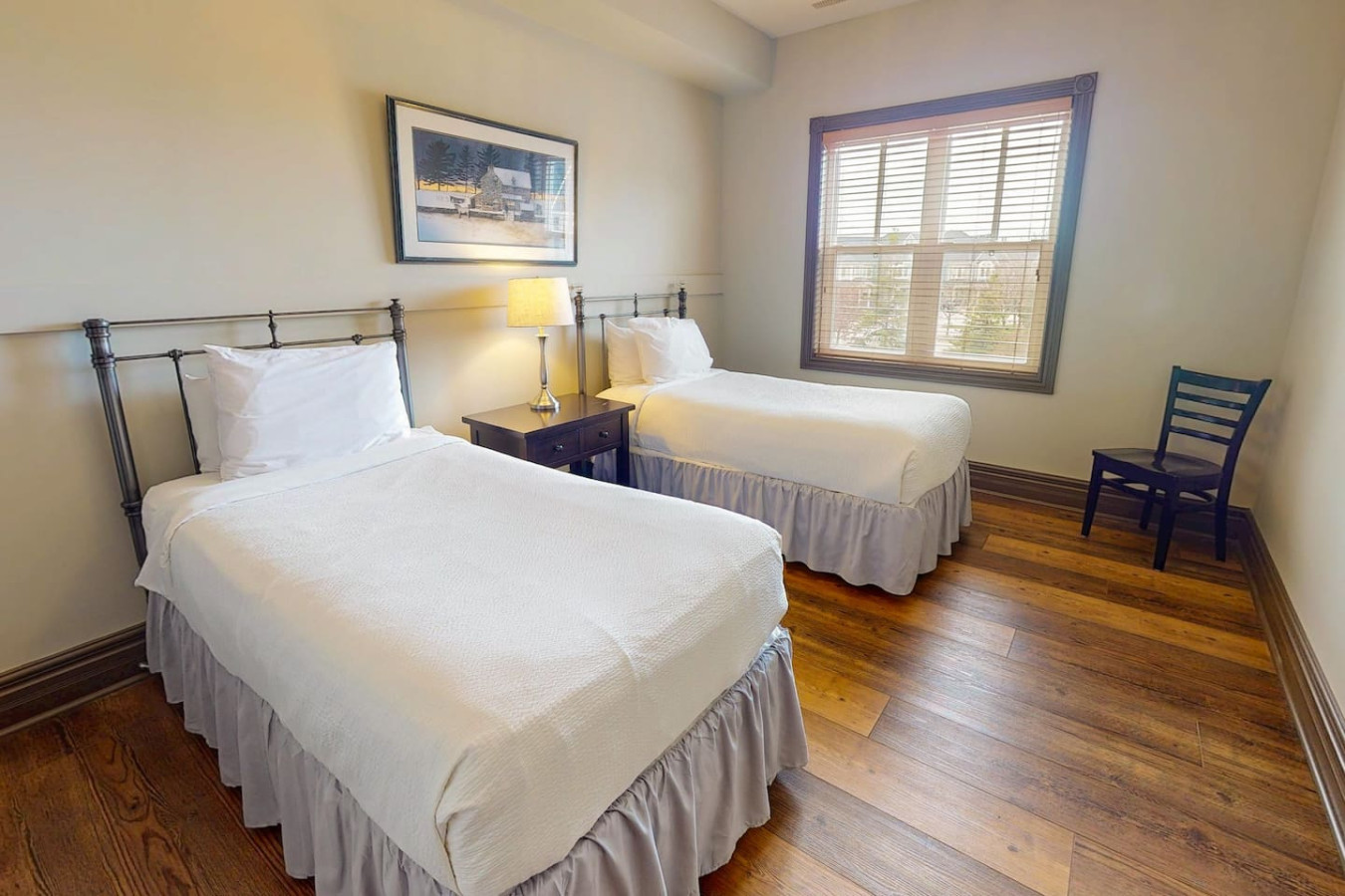 4BDR Spacious Blue Mtn Home with Summer Pool | Photo 17