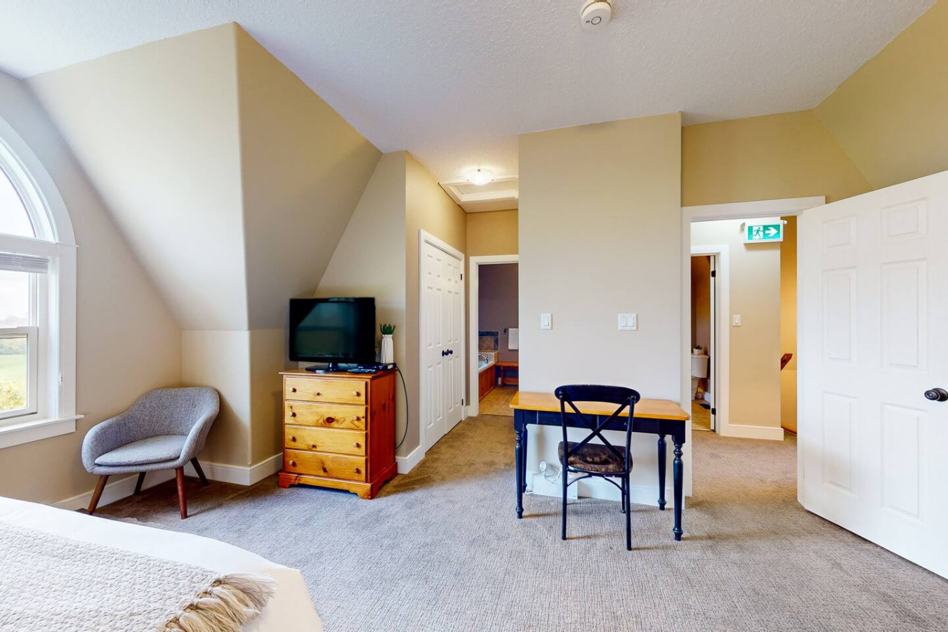 Bright 3BDR Condo Near Blue | Dog Friendly | Photo 13