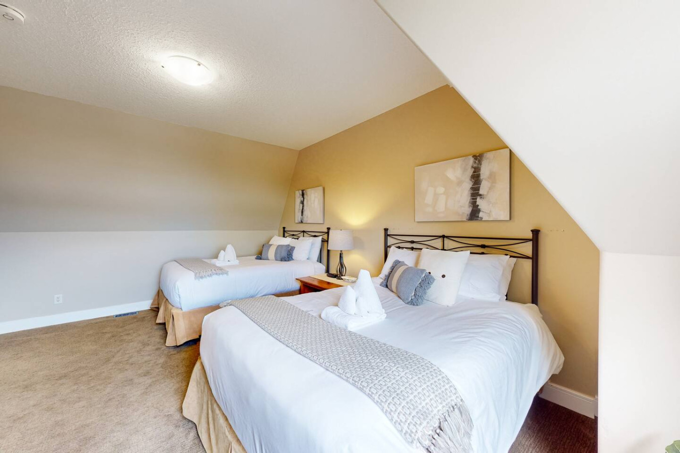 Bright 3BDR Condo Near Blue | Dog Friendly | Photo 12