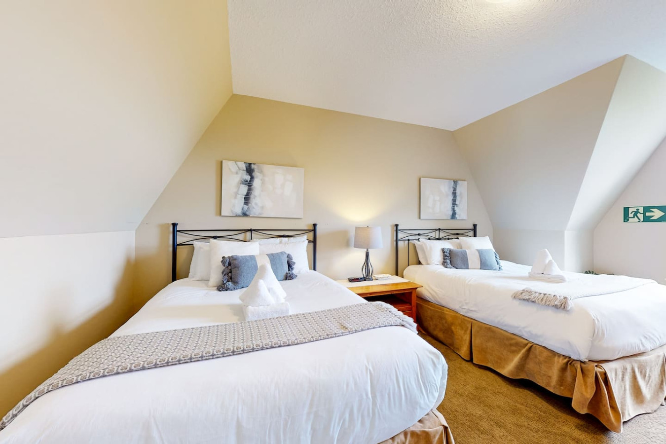 Bright 3BDR Condo Near Blue | Dog Friendly | Photo 4