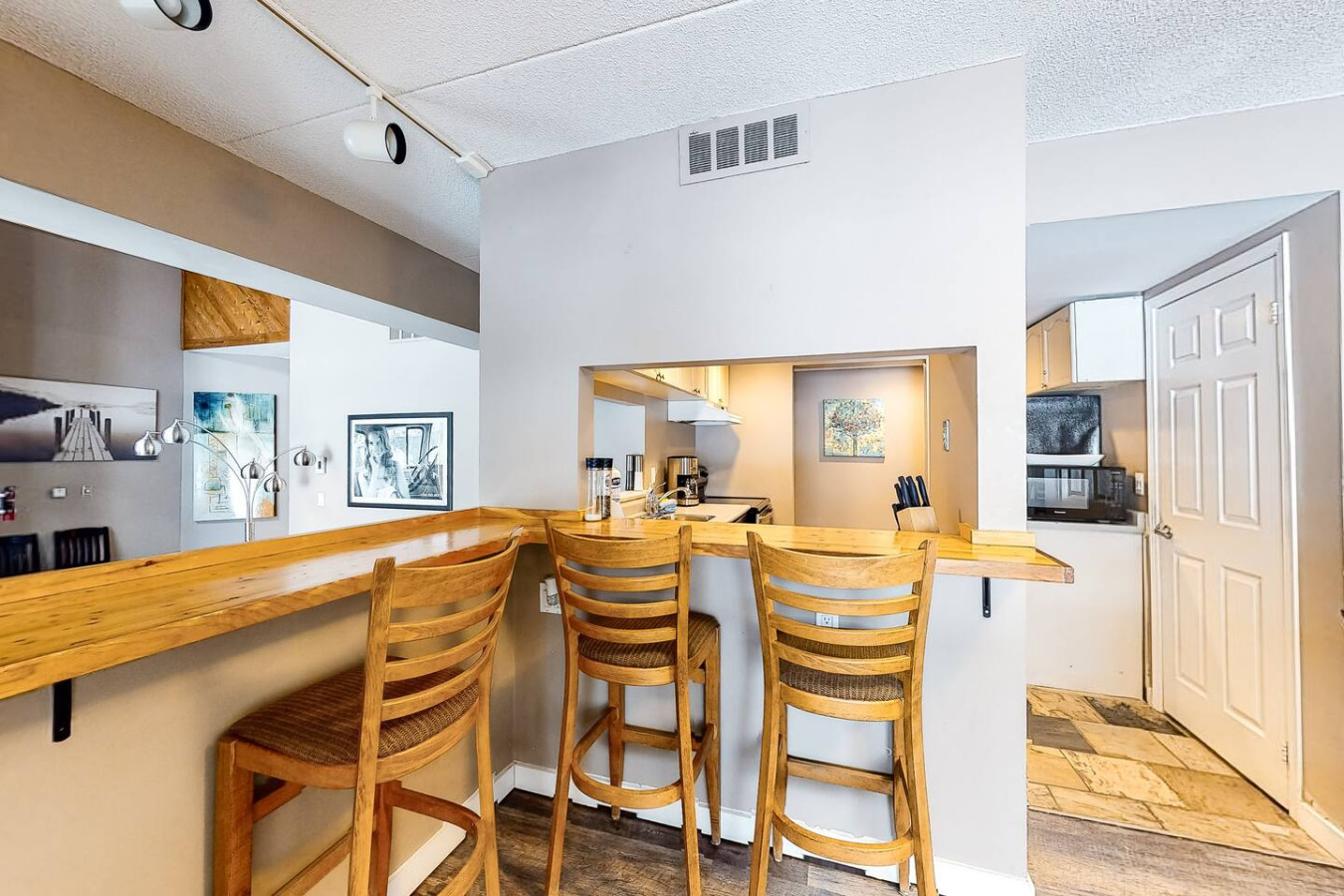 Charming Wintergreen Home | Minutes to BM Village | Photo 8