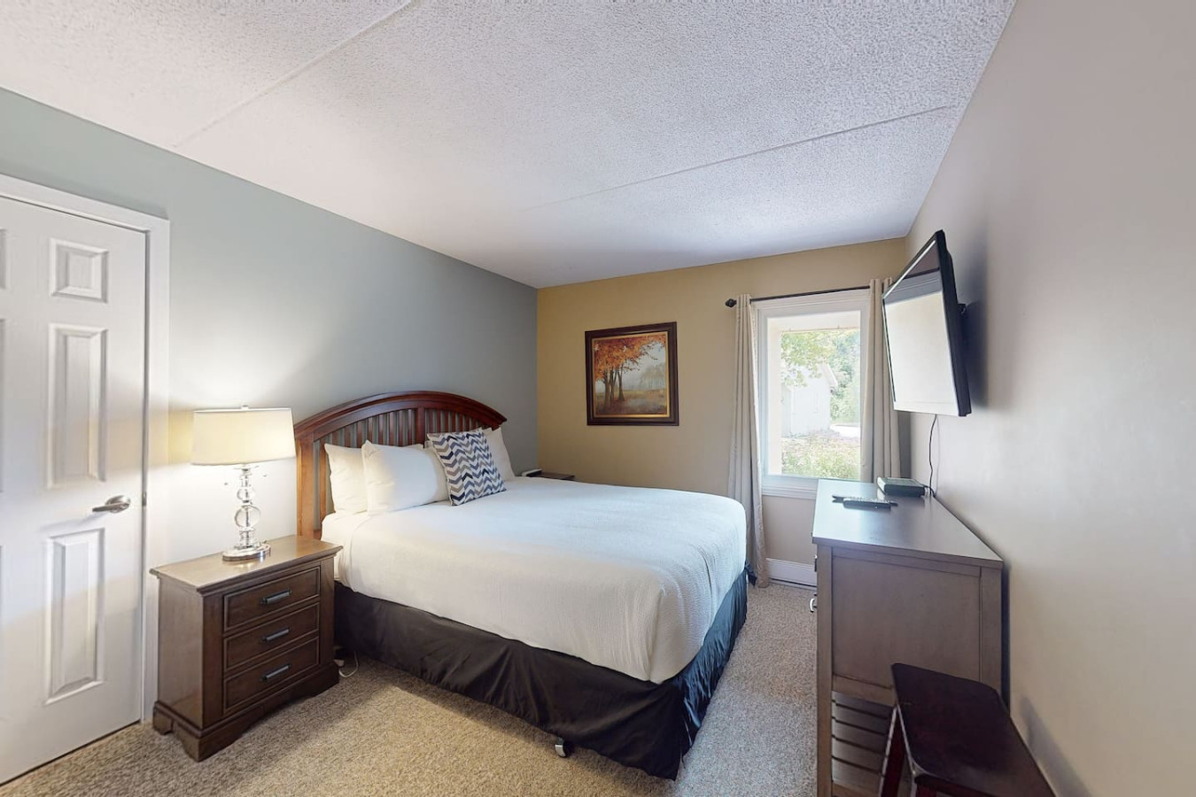 Ground Floor Home, Steps to Blue Mtn Village | Photo 3