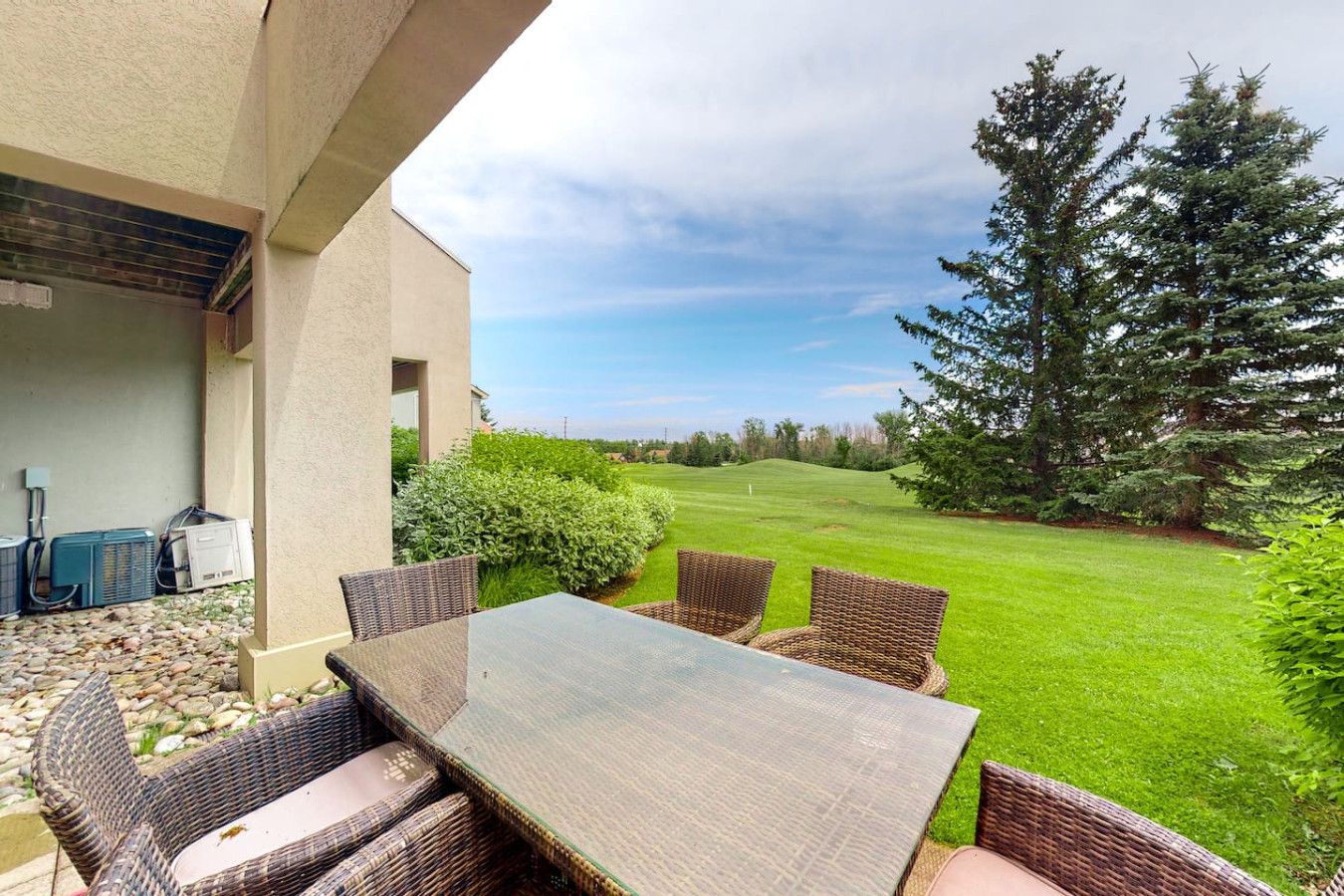 Bright Wintergreen Condo w/ Private Sauna & Golf | Photo 4