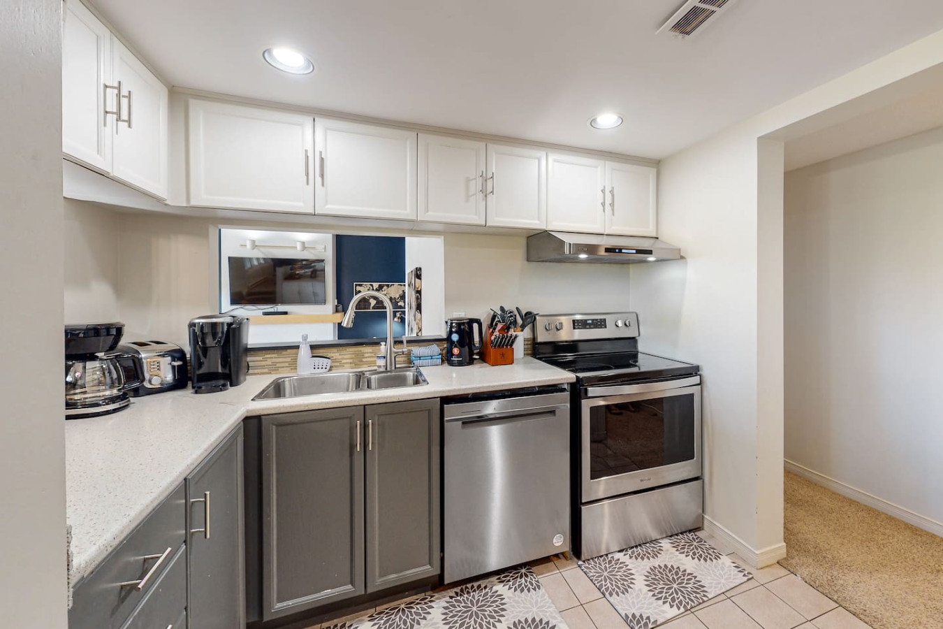 Bright Wintergreen Condo w/ Private Sauna & Golf | Photo 12