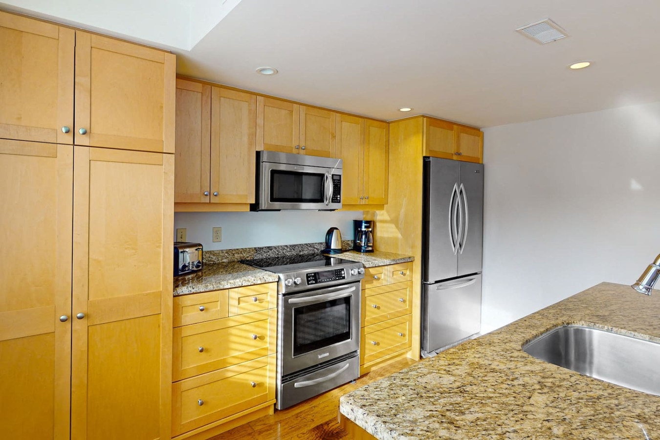 Spacious Condo w/ 2 Private Decks Near Blue! | Photo 2