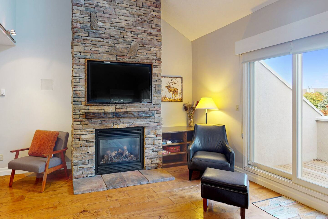 Spacious Condo w/ 2 Private Decks Near Blue! | Photo 6