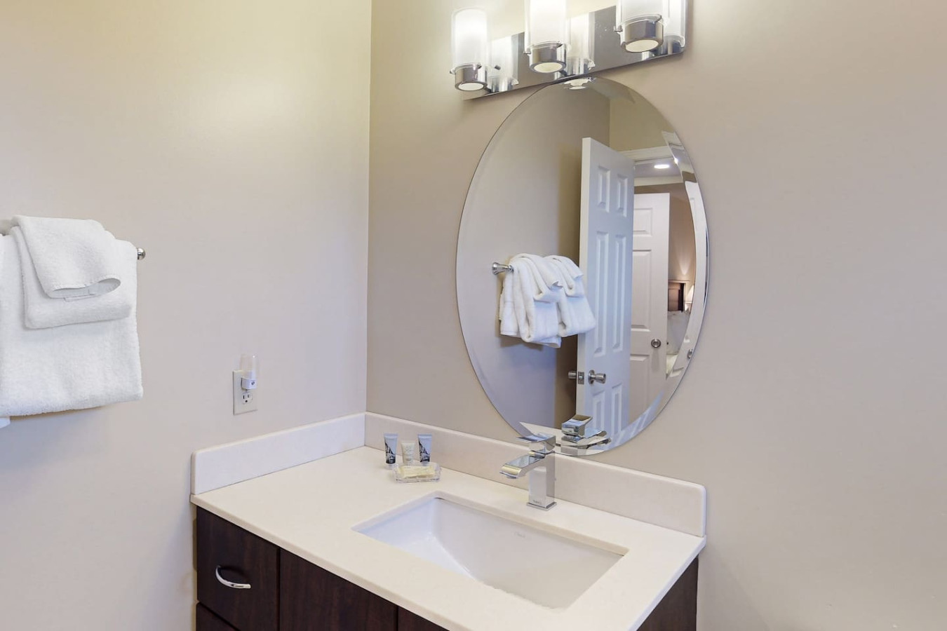 Spacious Condo w/ 2 Private Decks Near Blue! | Photo 13