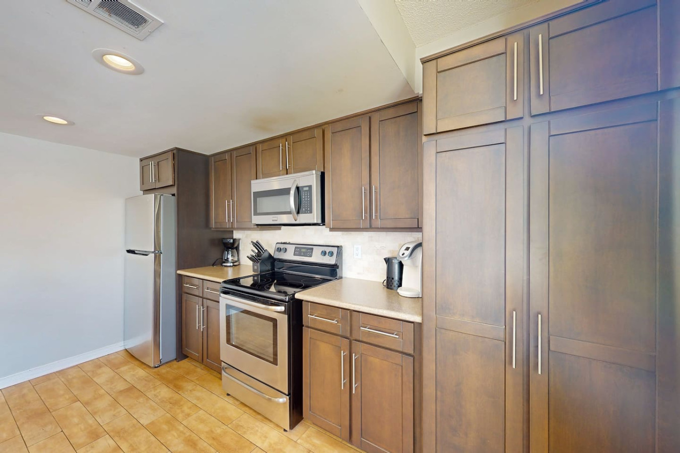 3BDR Condo w/Private Sauna on Golf Course | Photo 9