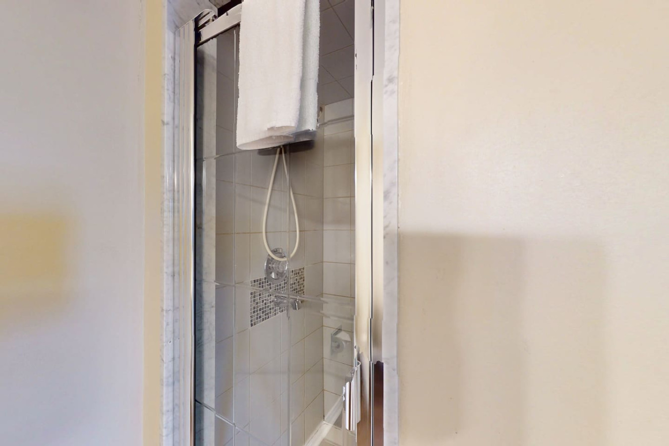 3BDR Condo w/Private Sauna on Golf Course | Photo 21