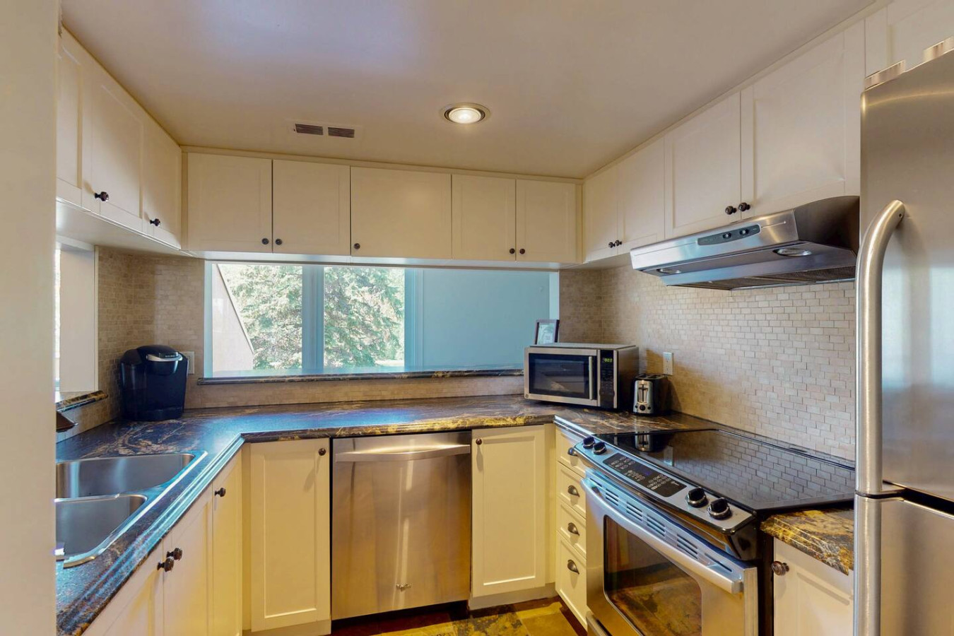 3BDR Retreat, Sauna + Golf Course/Mountain Views | Photo 8