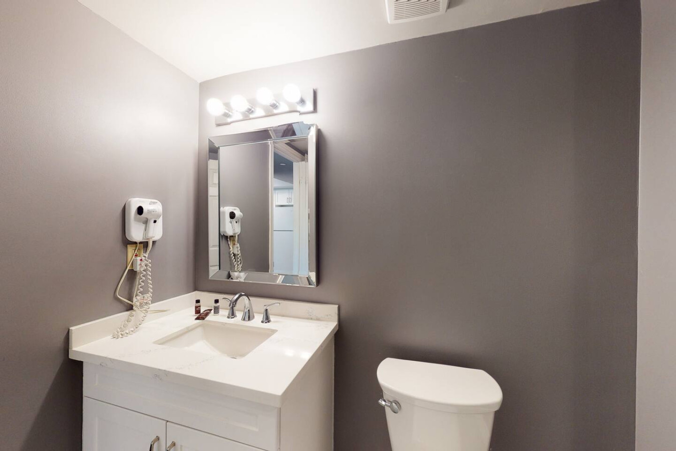 3BDR Mountain Side Retreat, Steps to the Village | Photo 19