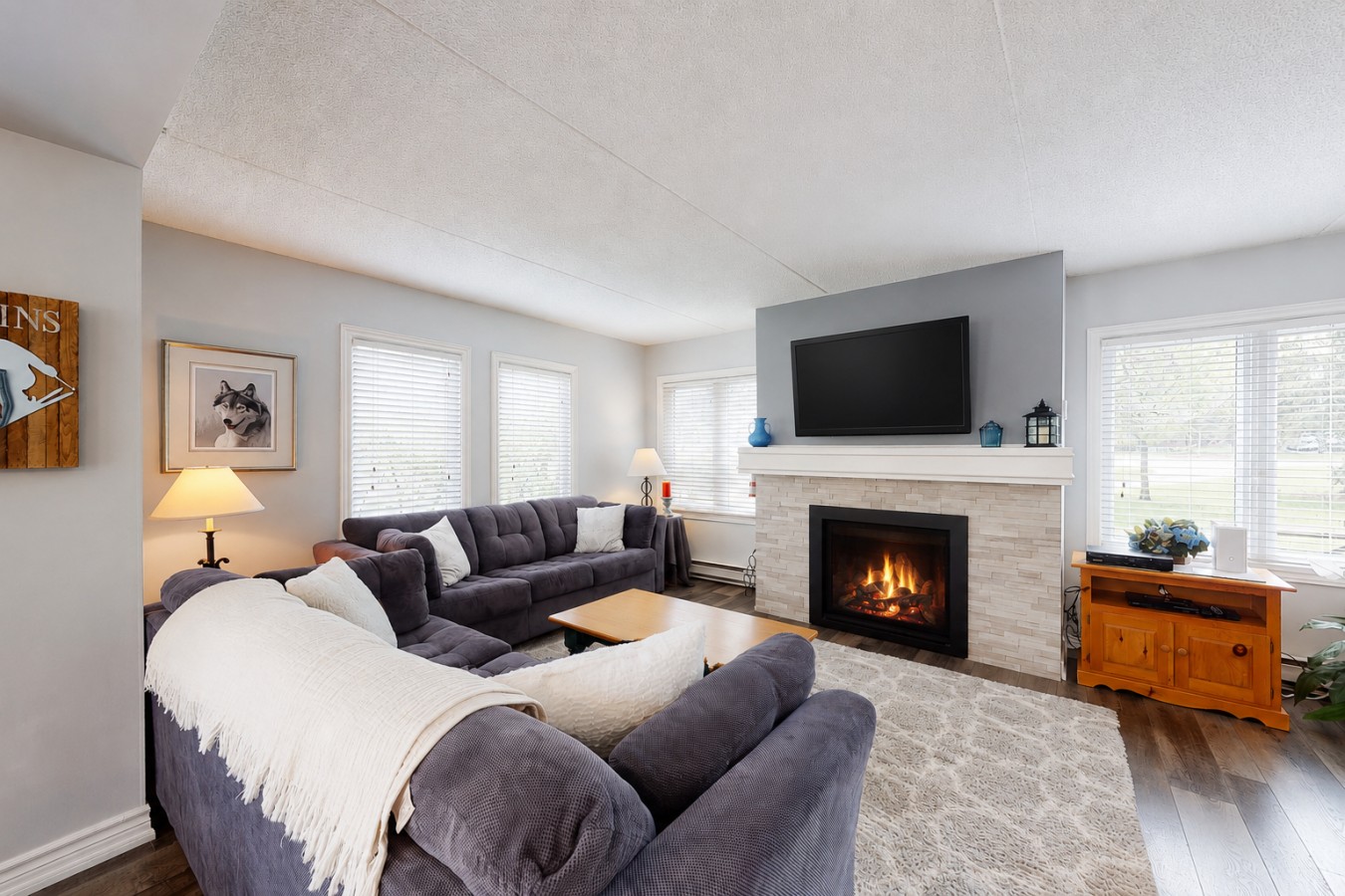 3BDR Mountain Side Retreat, Steps to the Village