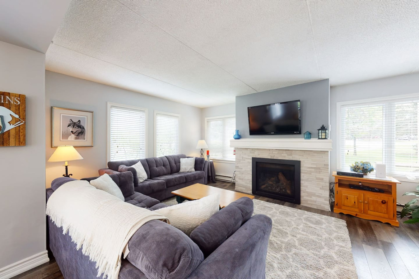 3BDR Mountain Side Retreat, Steps to the Village