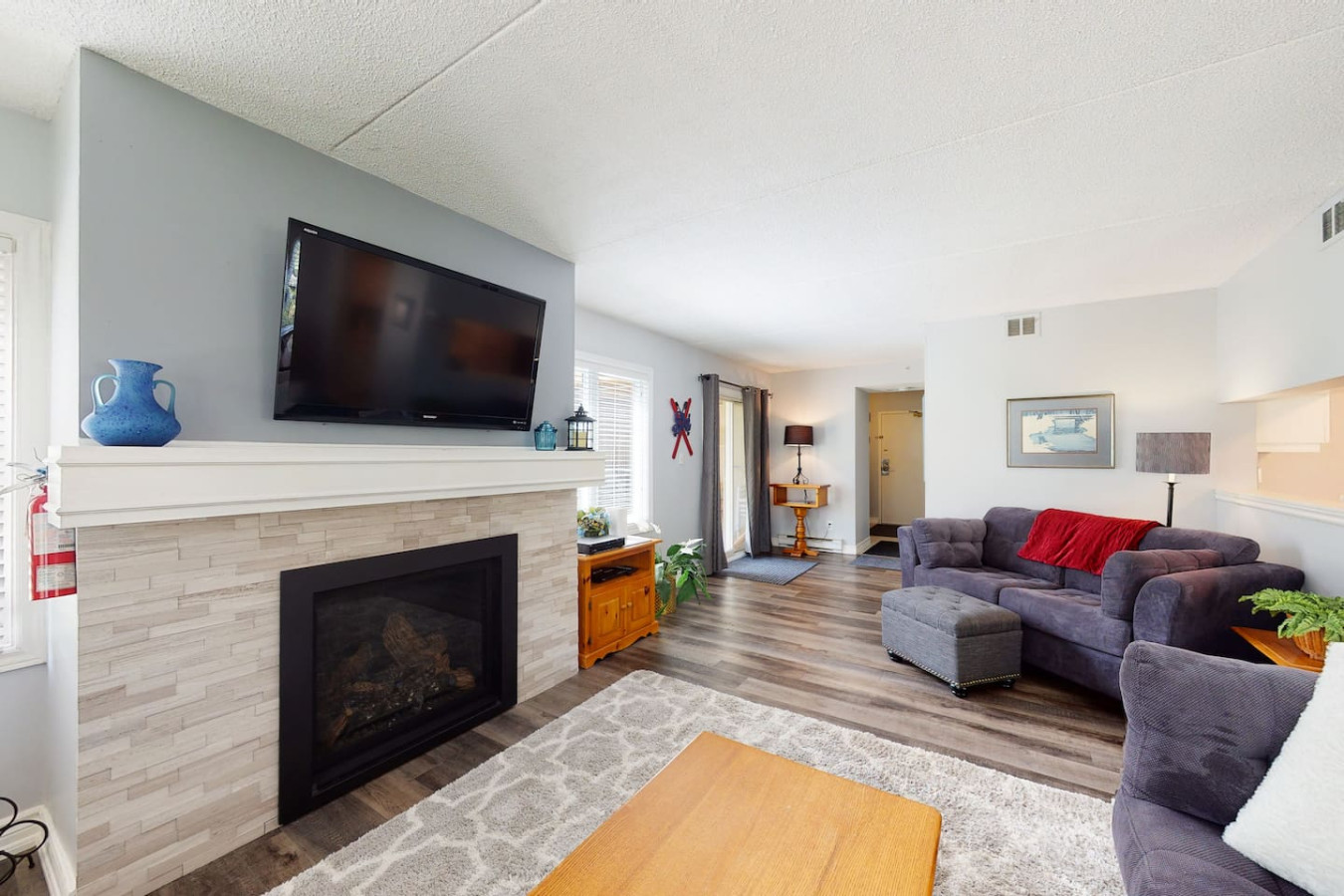 3BDR Mountain Side Retreat, Steps to the Village | Photo 7