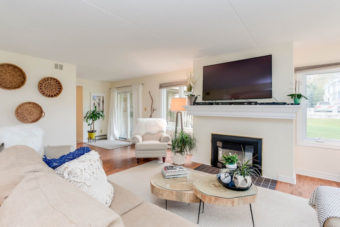 Cozy & Chic Mountain Getaway | Steps to BM Village | Photo 6