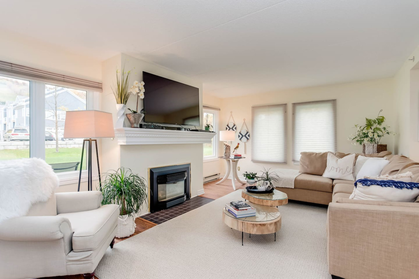 Cozy & Chic Mountain Getaway | Steps to BM Village