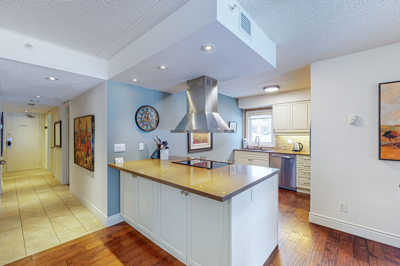 Spacious Mountain Walk Home, Steps to Blue! | Photo 2