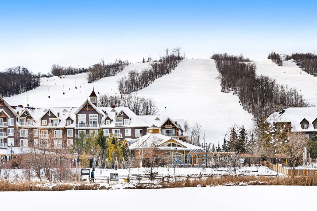 Luxury 3BDR Mountain Side Getaway, Steps to Blue! | Photo 33