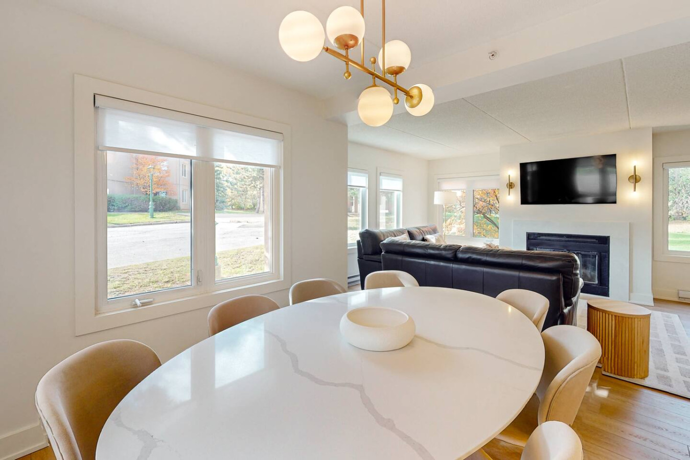 Luxury 3BDR Mountain Side Getaway, Steps to Blue! | Photo 13