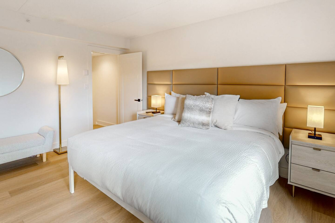 Luxury 3BDR Mountain Side Getaway, Steps to Blue! | Photo 15