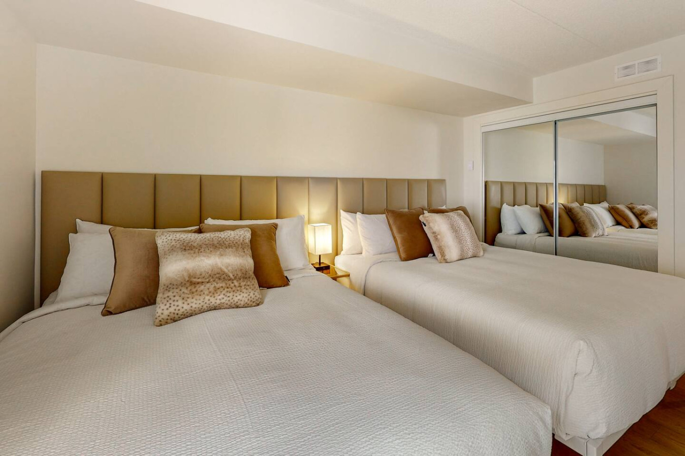 Luxury 3BDR Mountain Side Getaway, Steps to Blue! | Photo 20