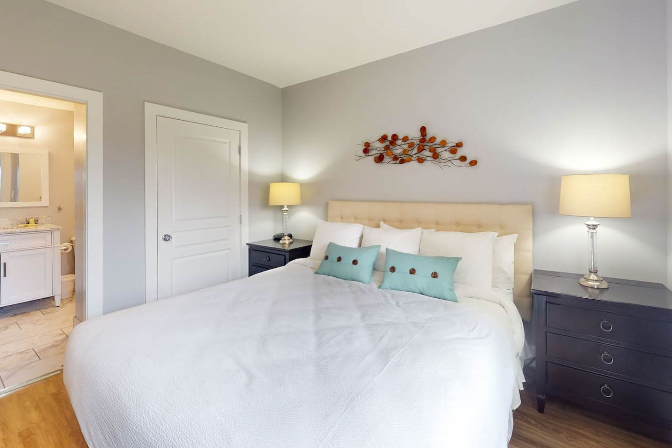 Peak to Green Escape: Mountain Views & Golf | Photo 11