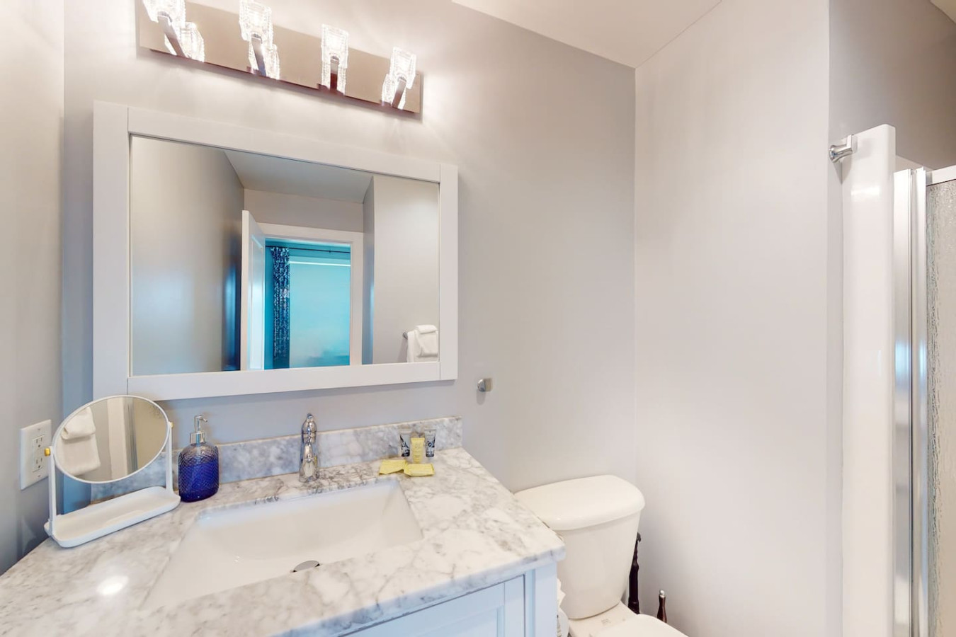 Peak to Green Escape: Mountain Views & Golf | Photo 12