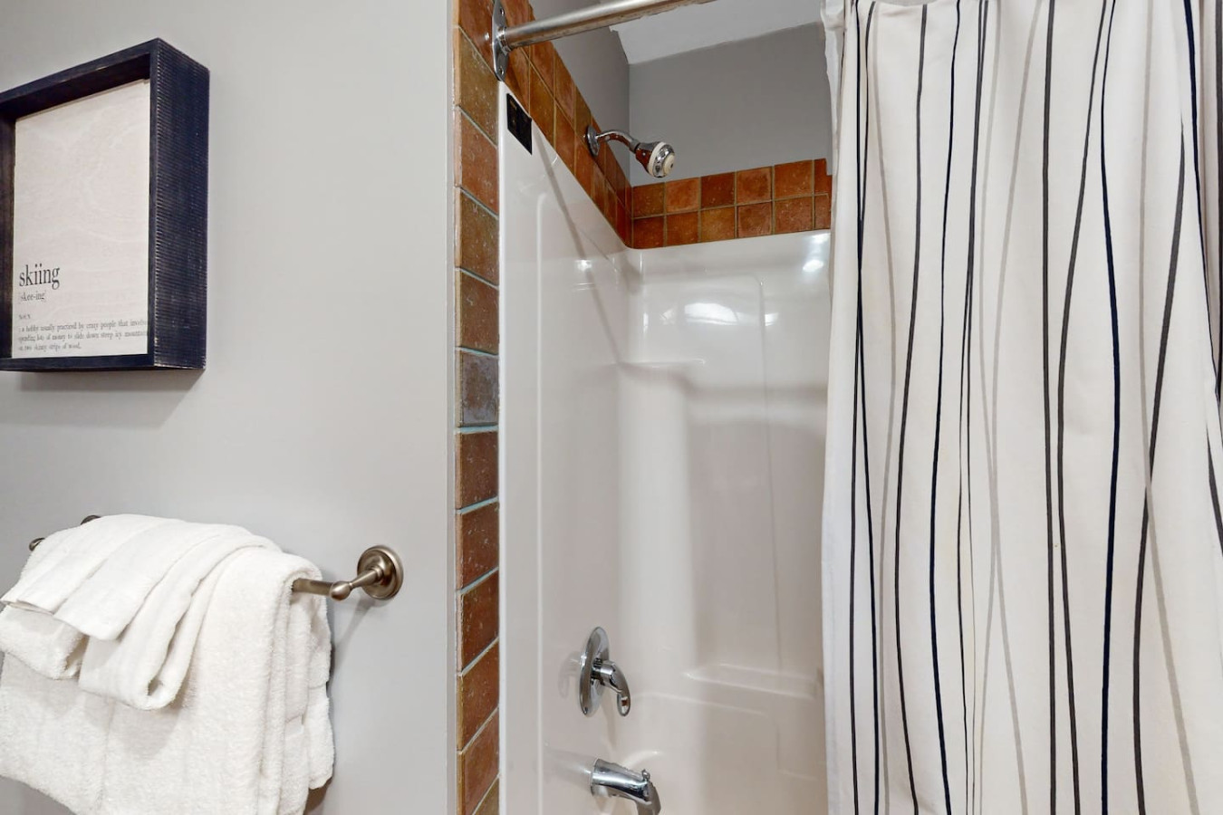 Peak to Green Escape: Mountain Views & Golf | Photo 17