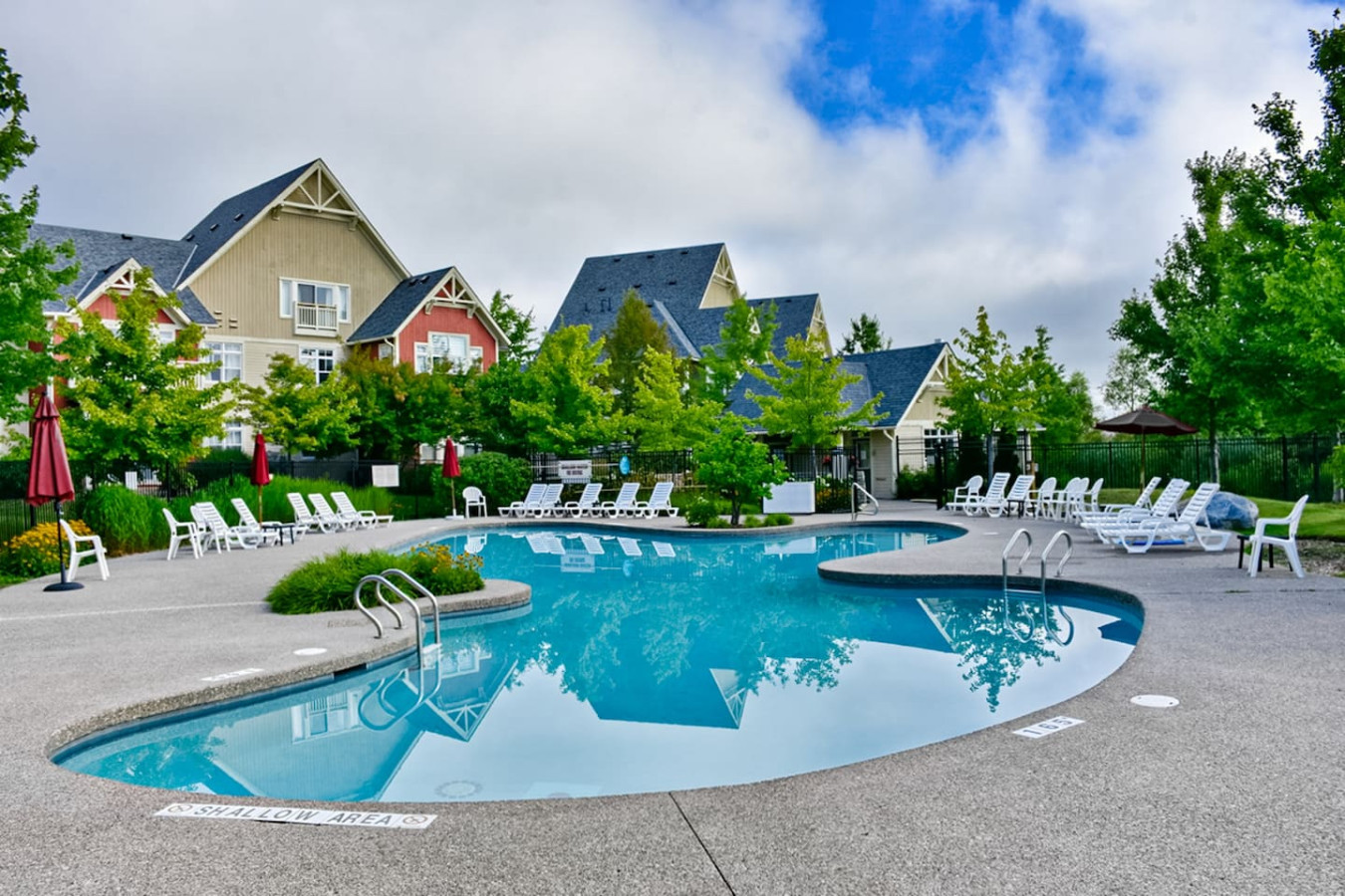 Peak to Green Escape: Mountain Views & Golf | Photo 30