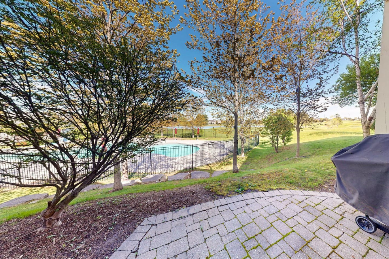 The Village Veranda: Pool Side w/ Hot Tub & Golf | Photo 4