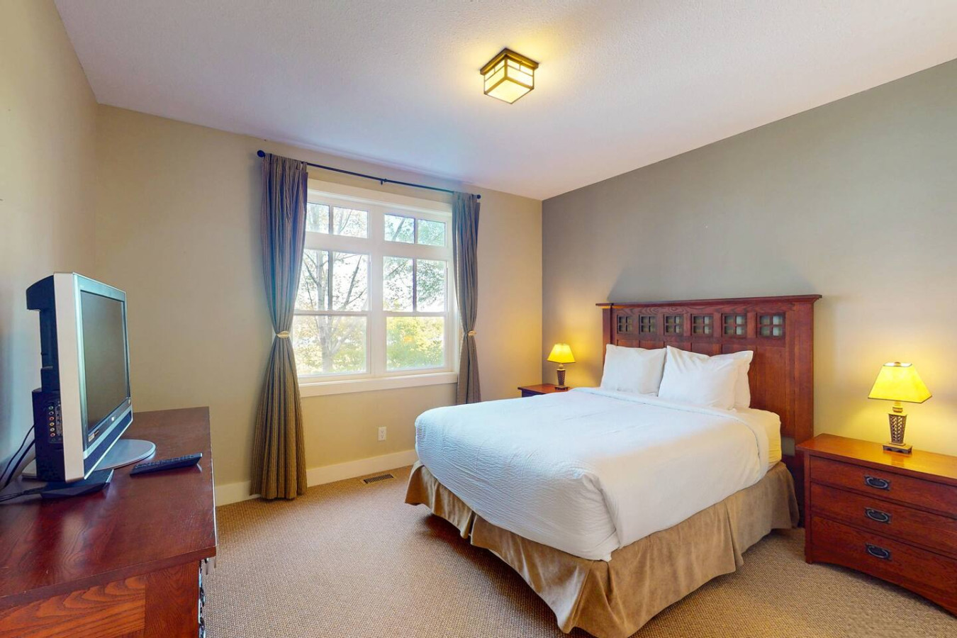 The Village Veranda: Pool Side w/ Hot Tub & Golf | Photo 3