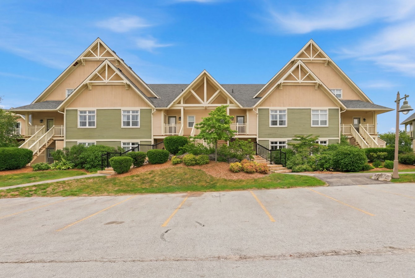2-web-or-mls-115 Fairway Ct 216-2