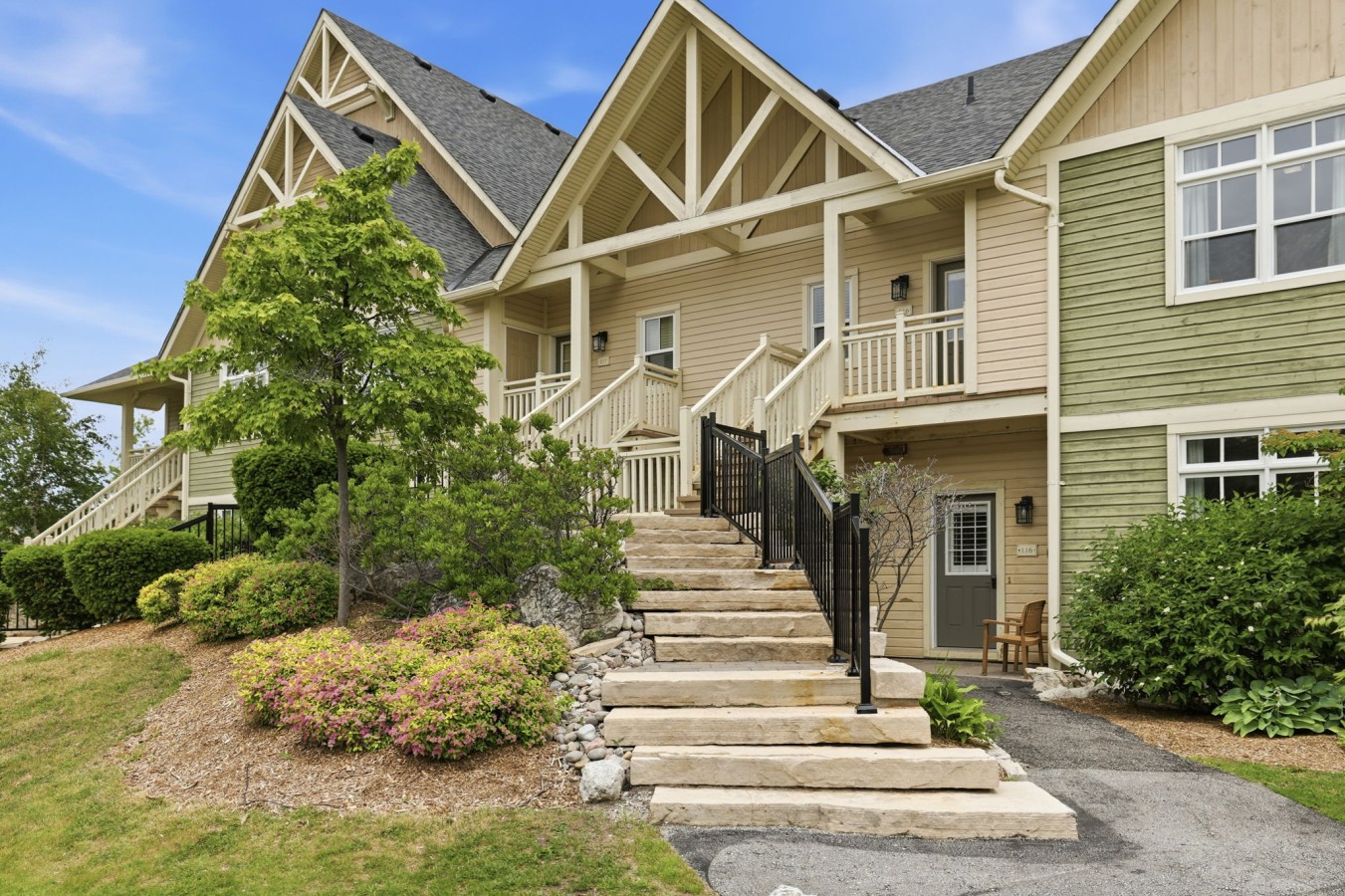 3-web-or-mls-115 Fairway Ct 216-3