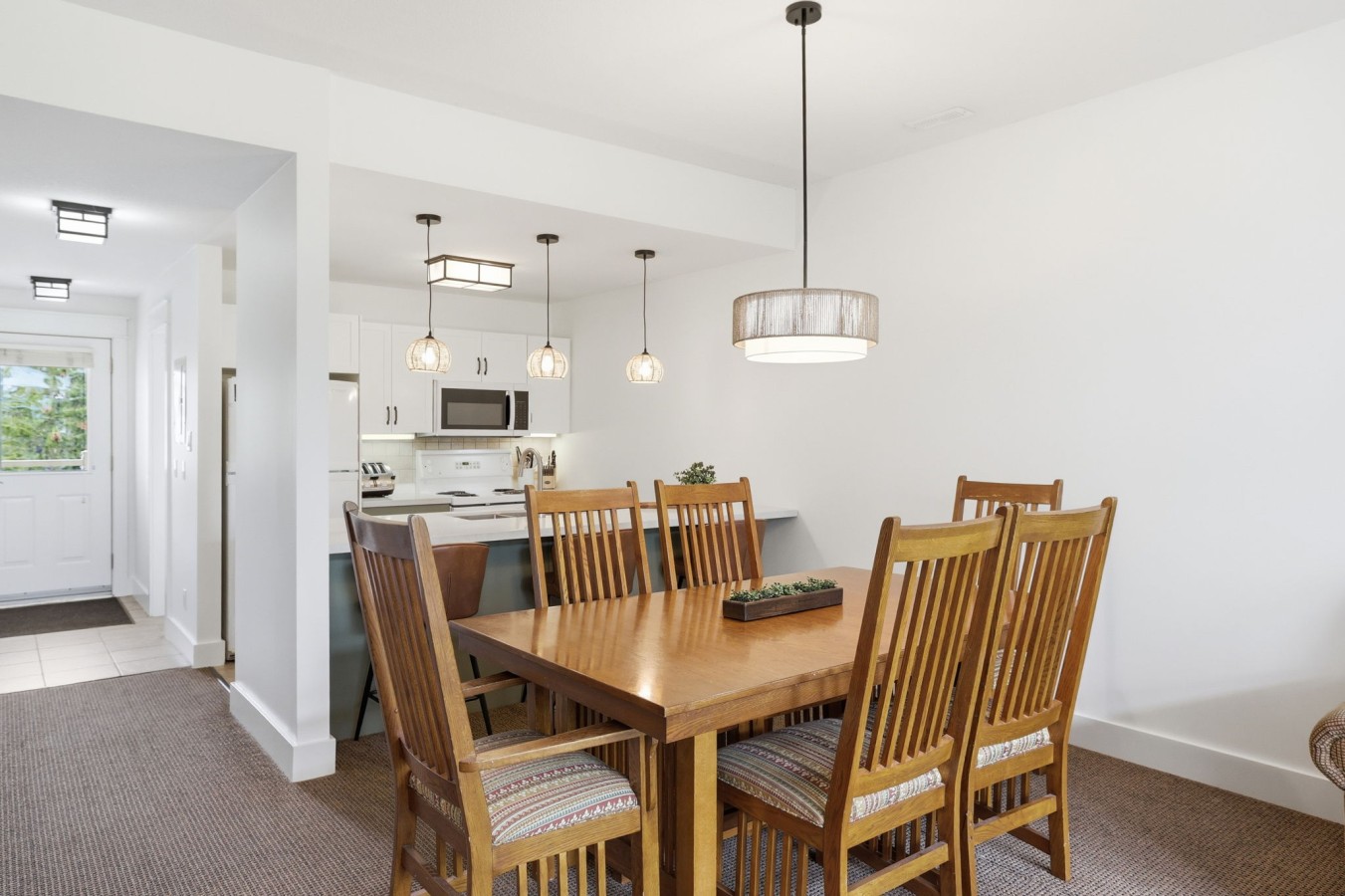 18-web-or-mls-115 Fairway Ct 216-18