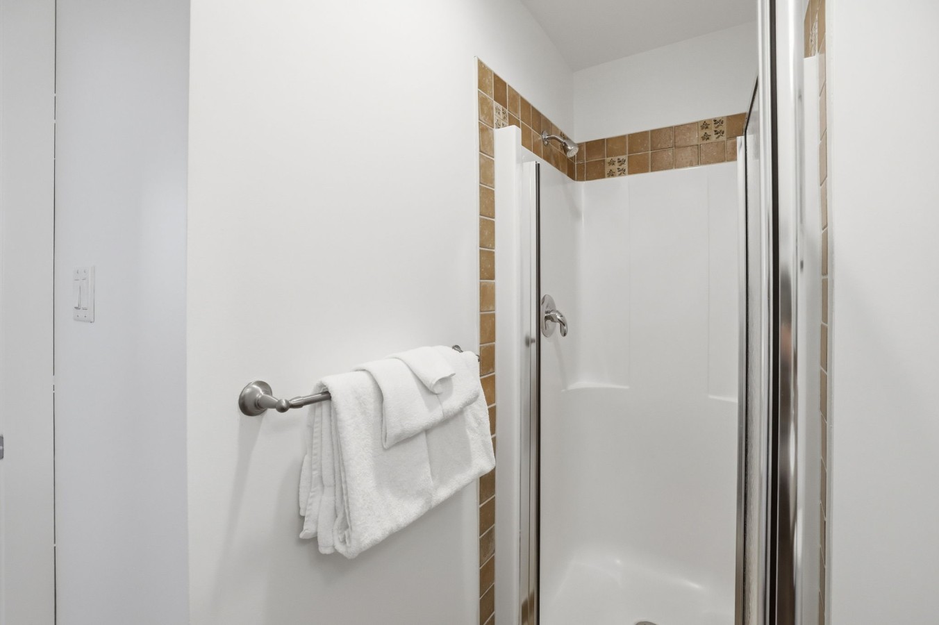38-web-or-mls-115 Fairway Ct 216-38