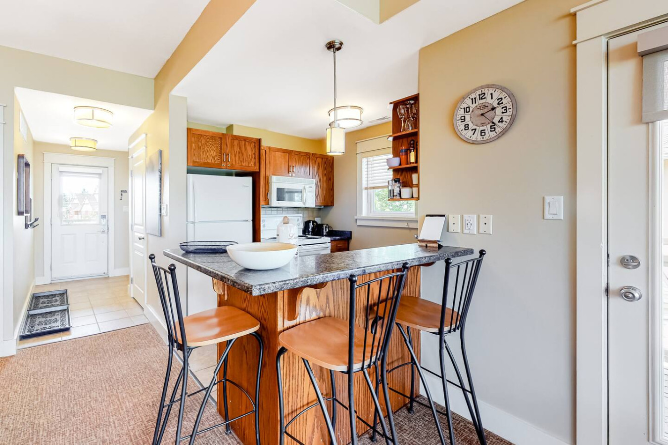 Fairway Family Retreat: Hot Tub & Mountain Views | Photo 8