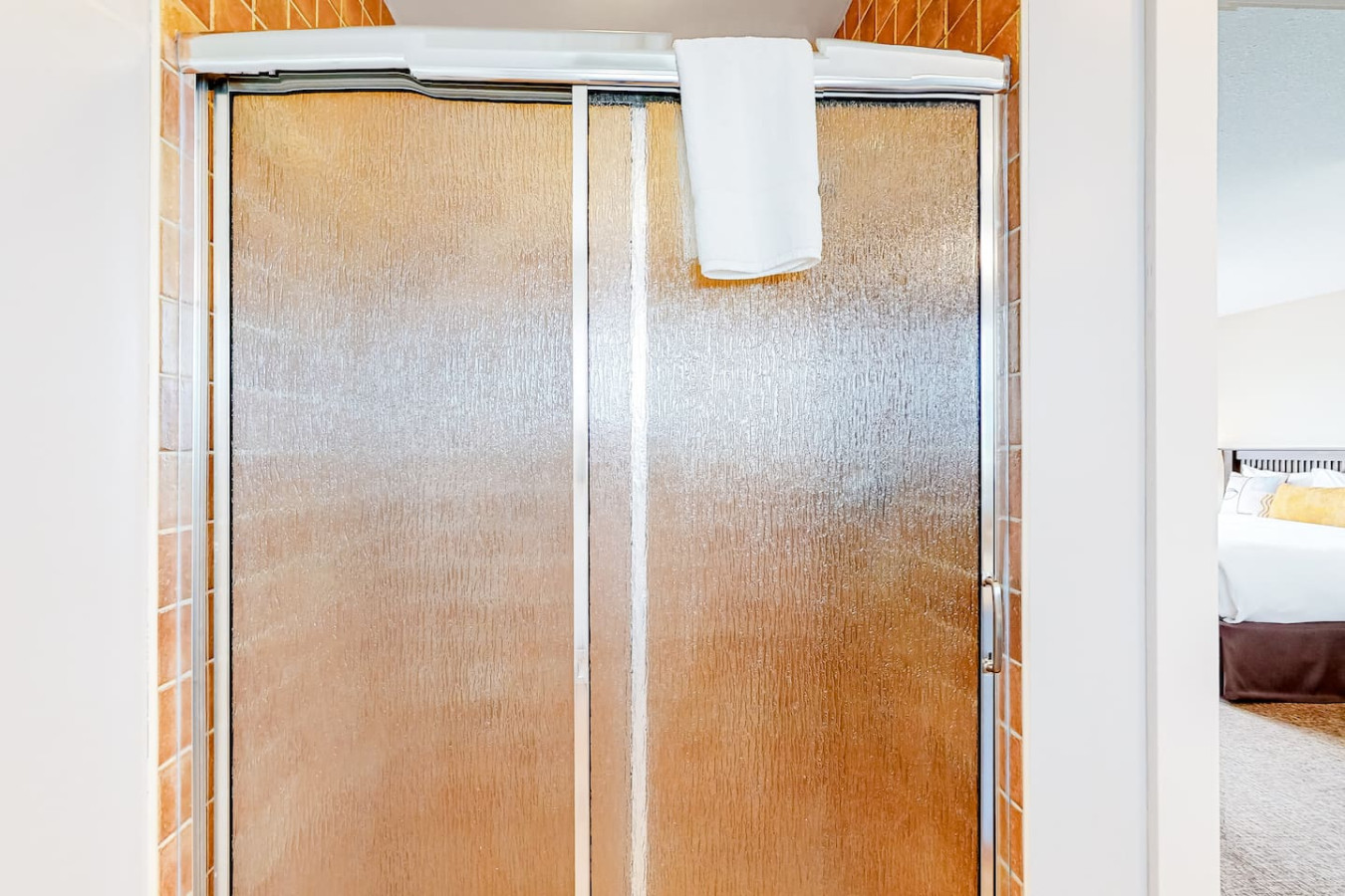 Fairway Family Retreat: Hot Tub & Mountain Views | Photo 15