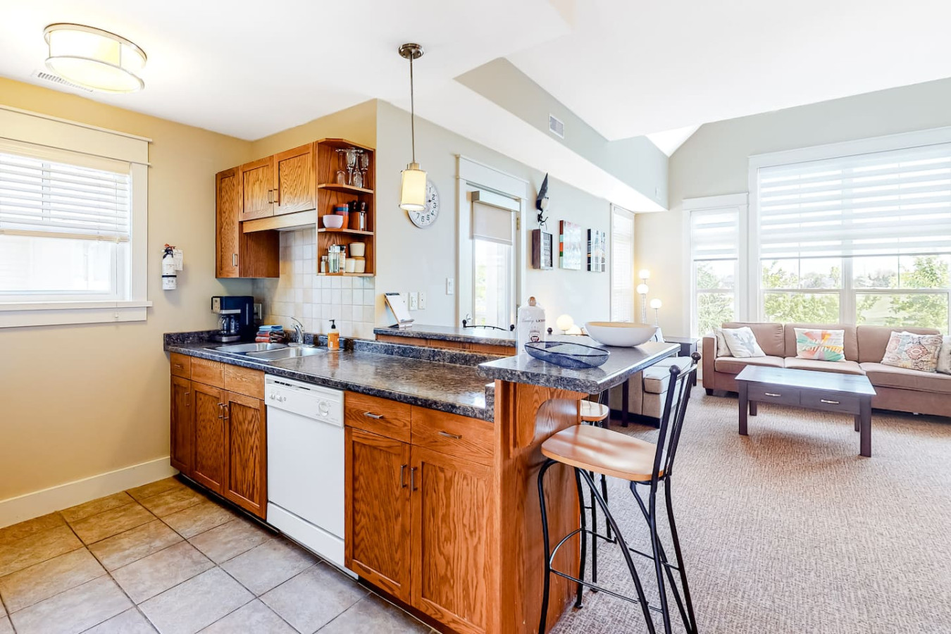 Fairway Family Retreat: Hot Tub & Mountain Views | Photo 2