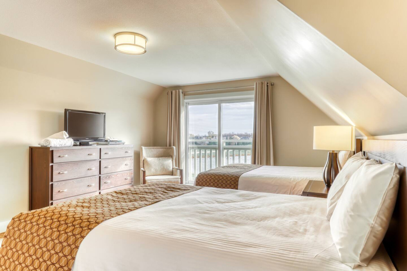 Links & Leisure: 3BDR Condo by Village + Hot Tub | Photo 12