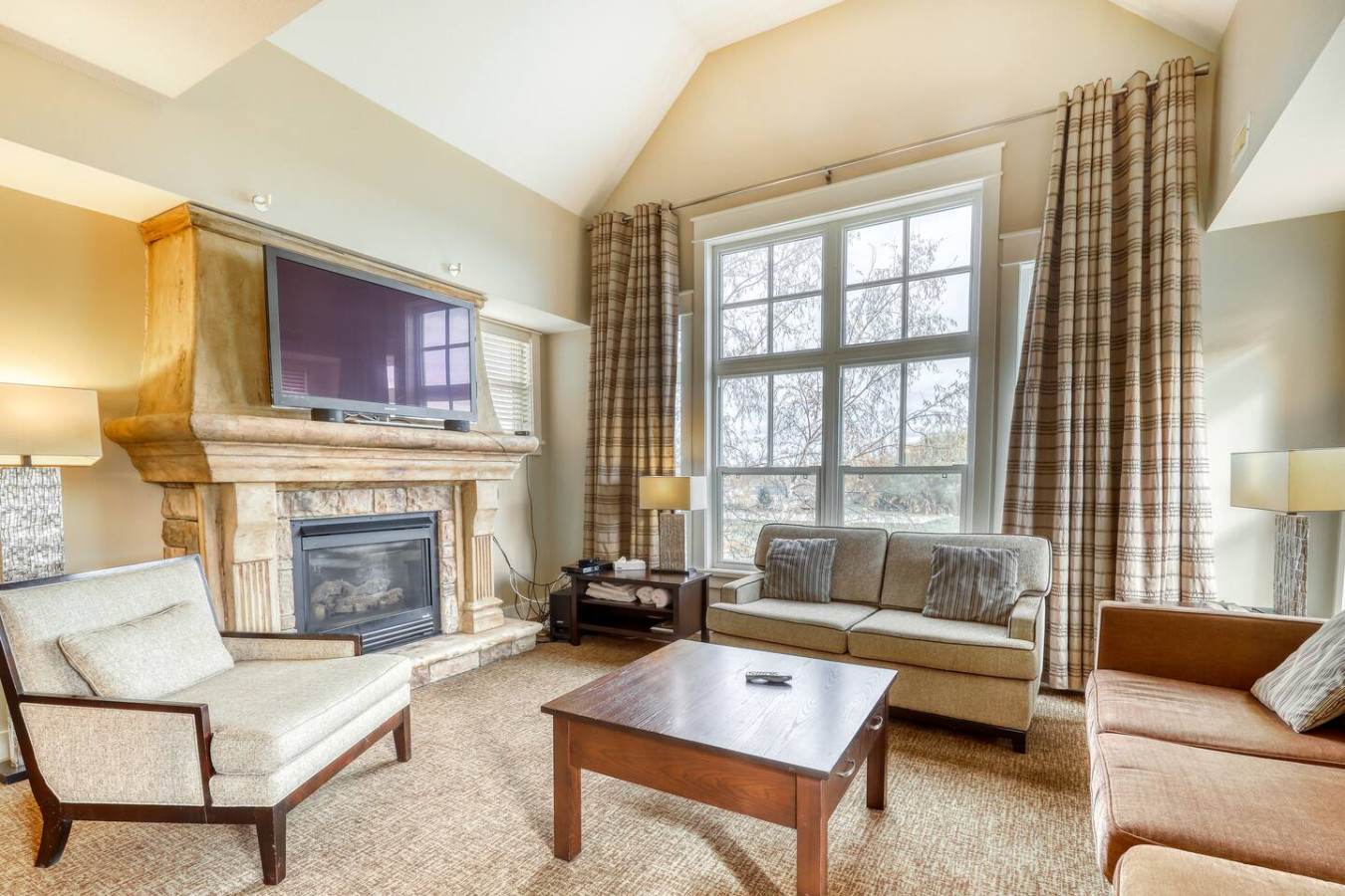 Links & Leisure: 3BDR Condo by Village + Hot Tub