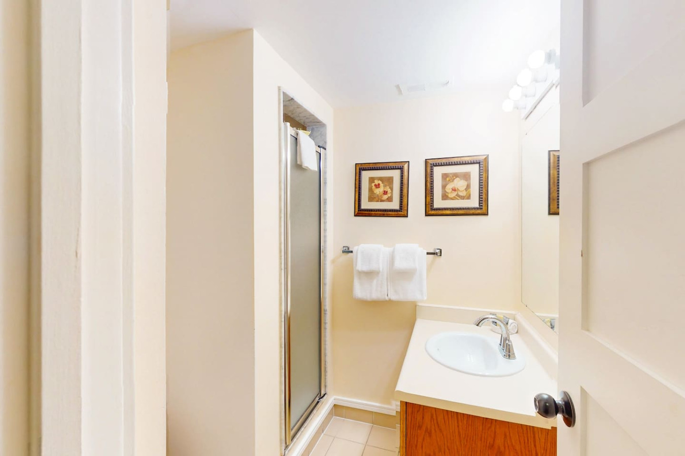 2BDR Family Getaway - Mountainside & Close to Blue | Photo 18