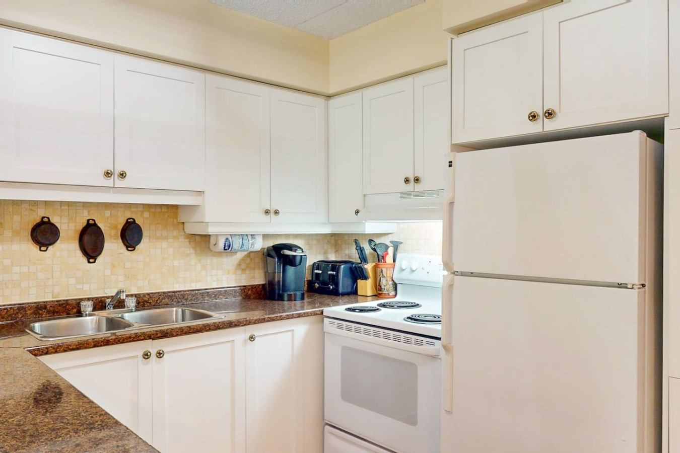 2BDR Family Getaway - Mountainside & Close to Blue | Photo 8