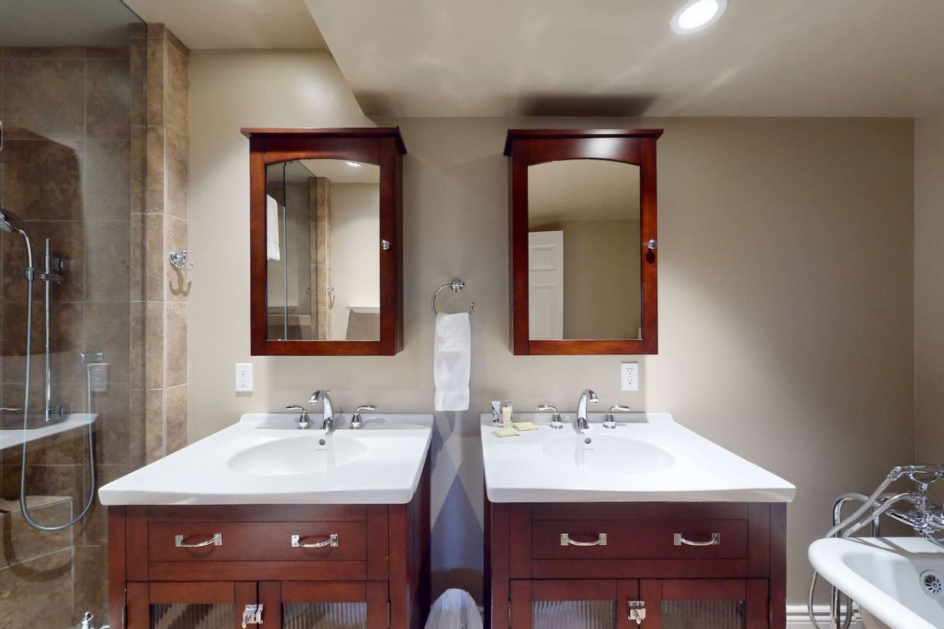 Renovated 3BDR Family Condo | Slope-Side at Blue! 20