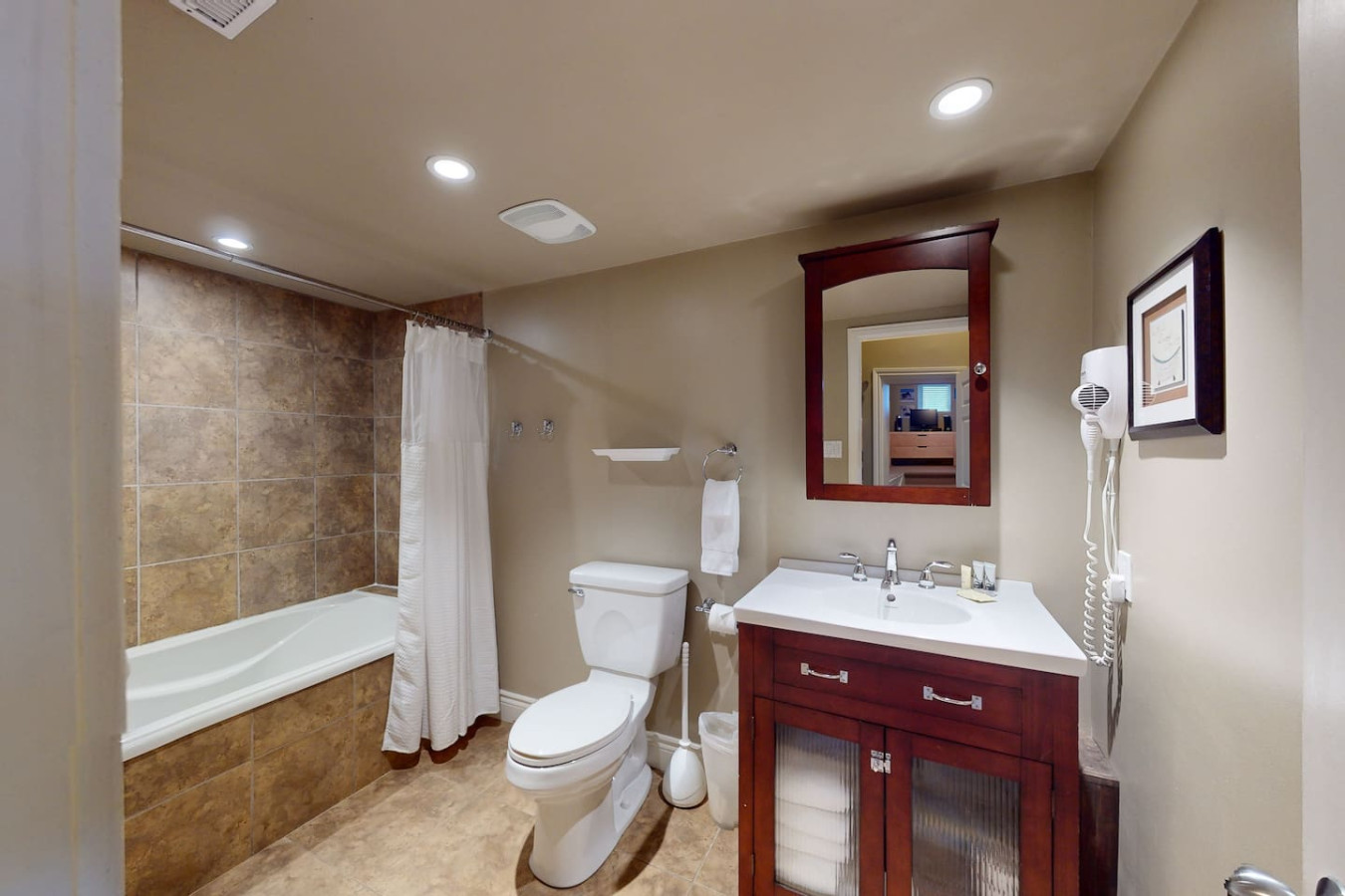 Renovated 3BDR Family Condo | Slope-Side at Blue! 23