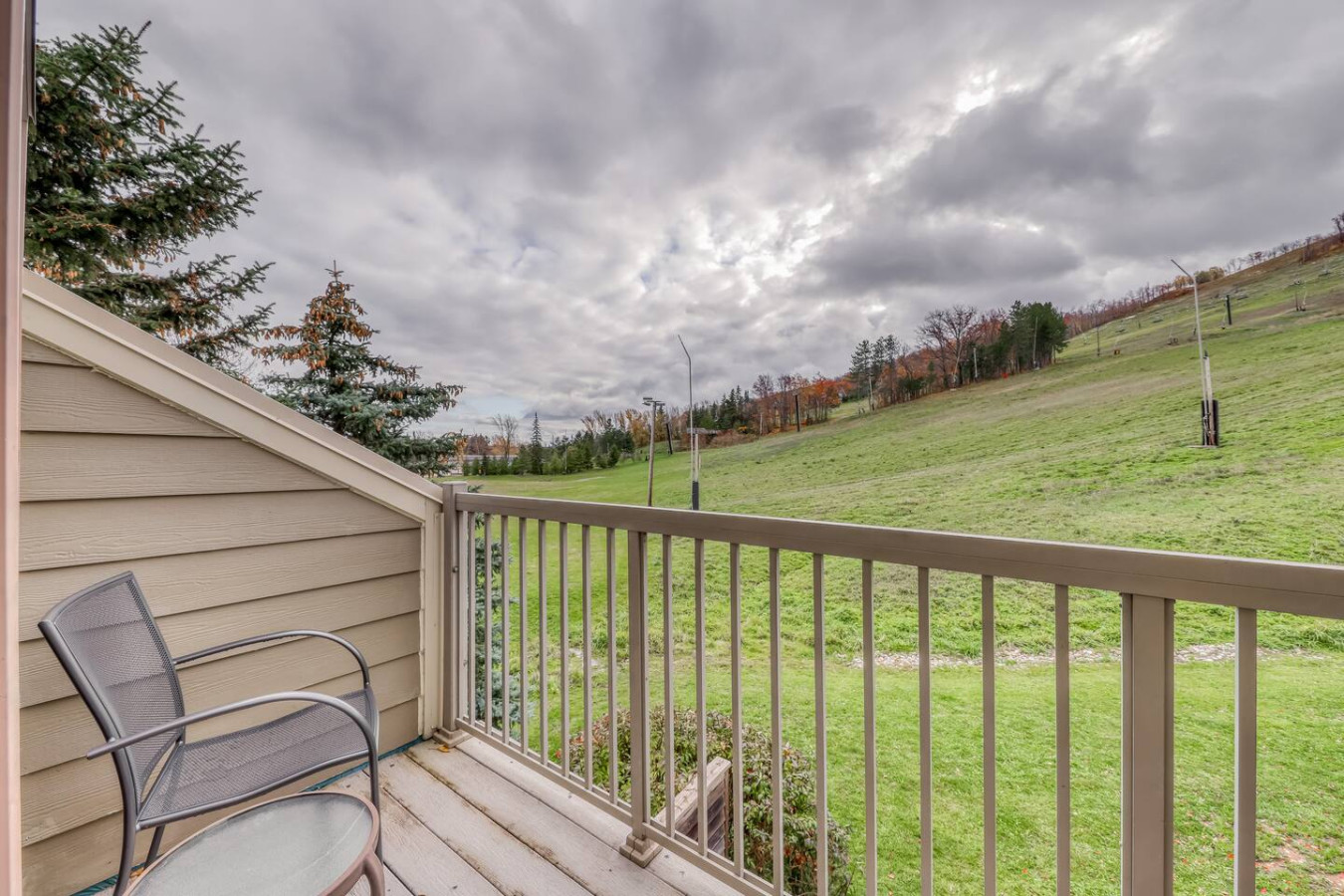 Renovated 3BDR Family Condo | Slope-Side at Blue! 15