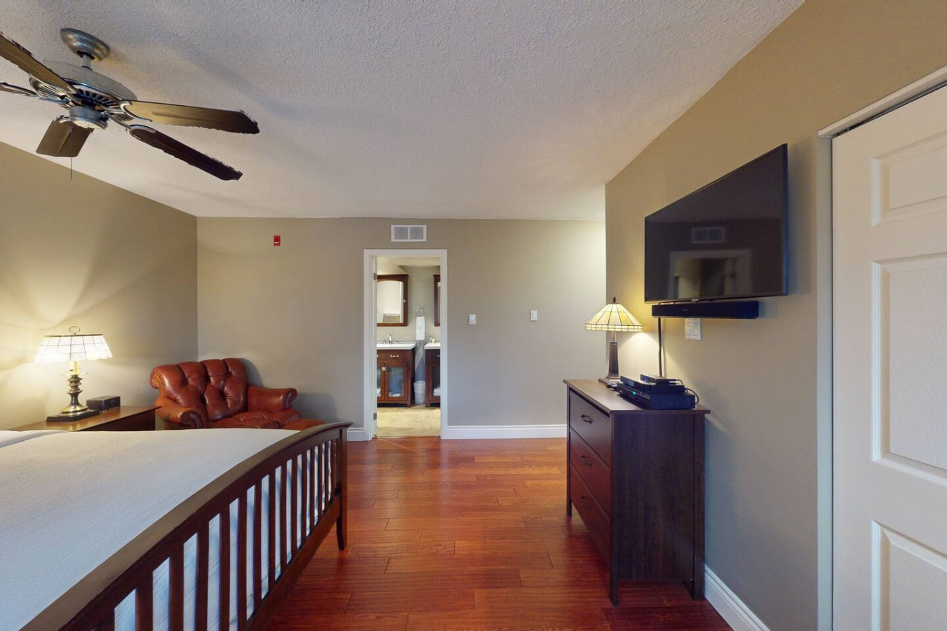 Renovated 3BDR Family Condo | Slope-Side at Blue! 17