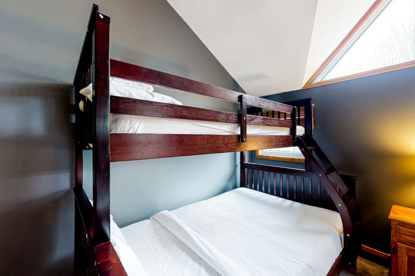 Mountain Retreat | Hillside & Mins to BM Village | Photo 18